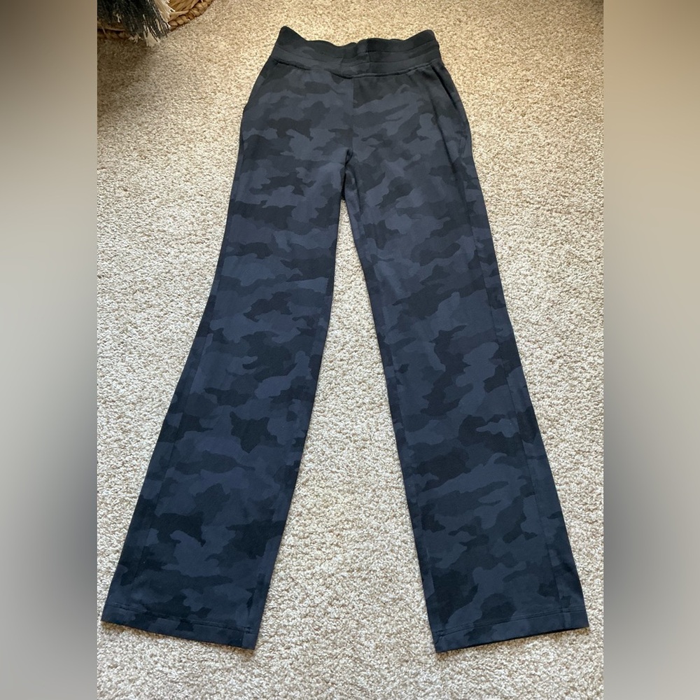Lululemon Black Camo Ready to Rulu Straight Leg Pants, Size 4